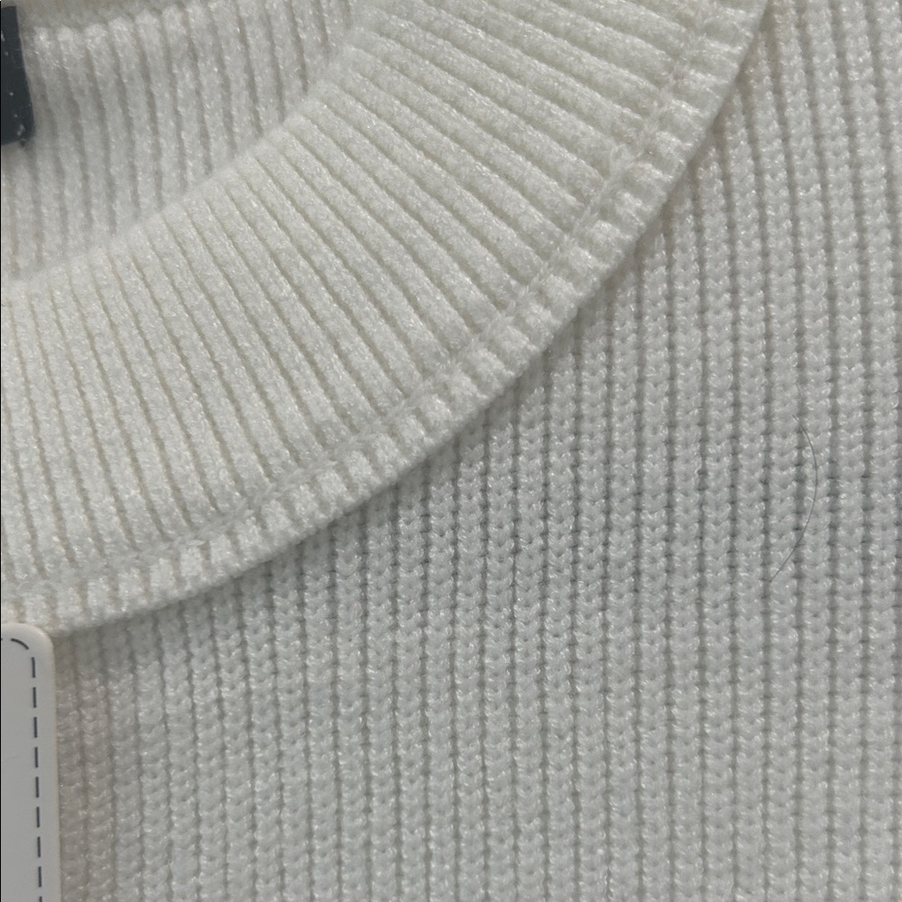 Lillusory - Chic White Women's Crew Neck Sweater - Picture 4 of 8